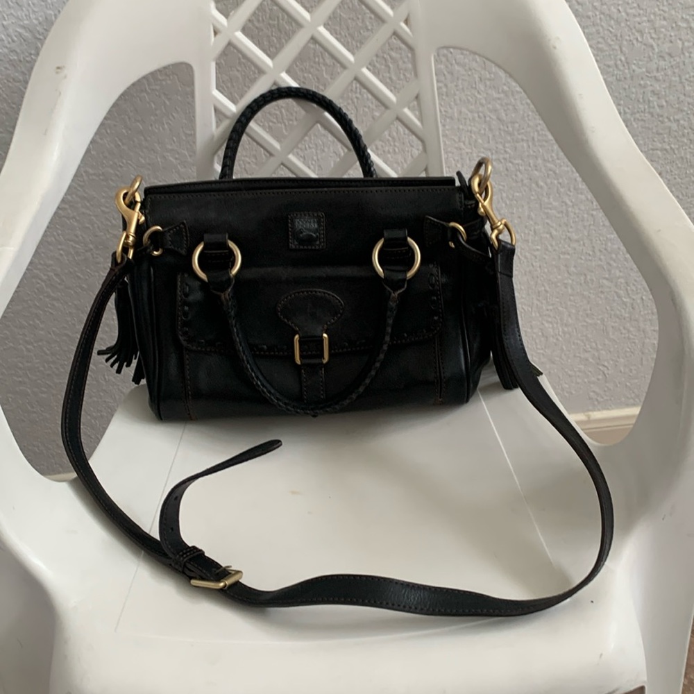 Dooney and Bourke satchel leather handbag, crossbody